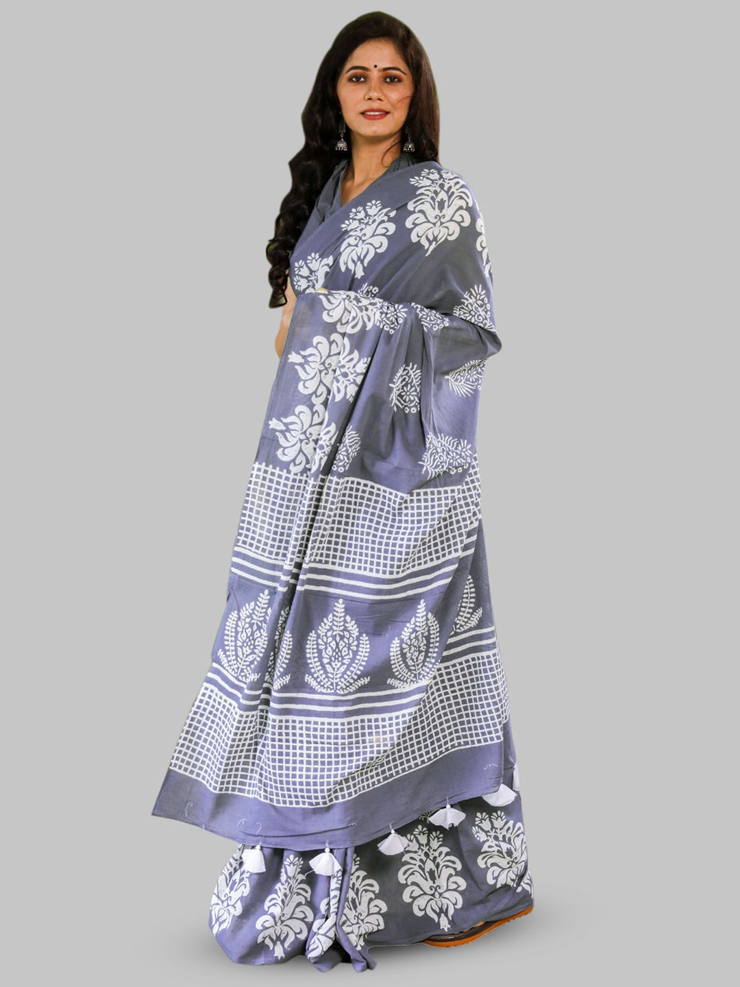 Elegant Grey Printed Saree for Women With Blouse Piece view 4